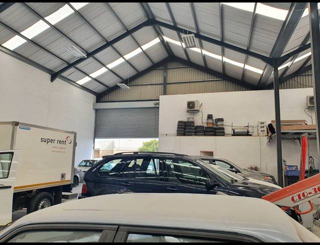 467M² FACTORY RENTED IN SAXENBURG PARK 2